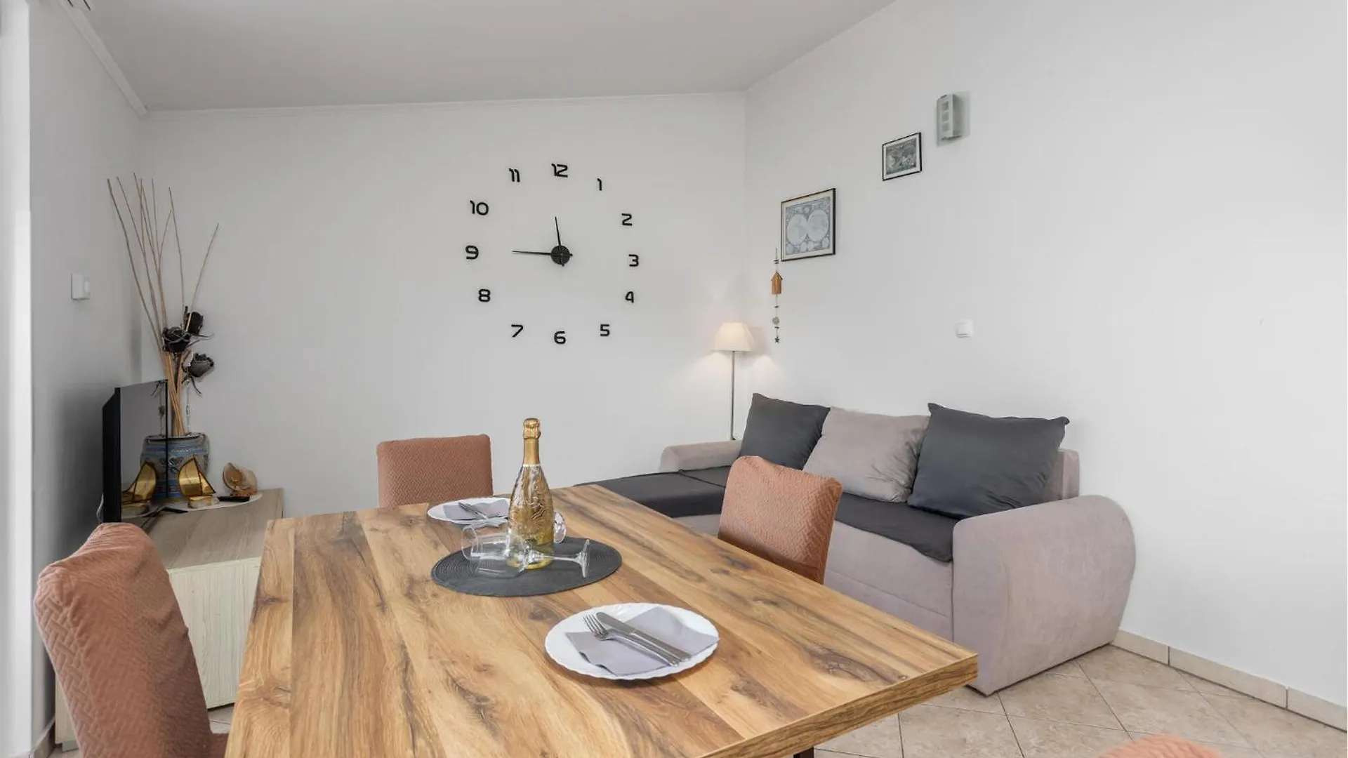 1 Bedroom Nice Apartment In Lopar Croatia
