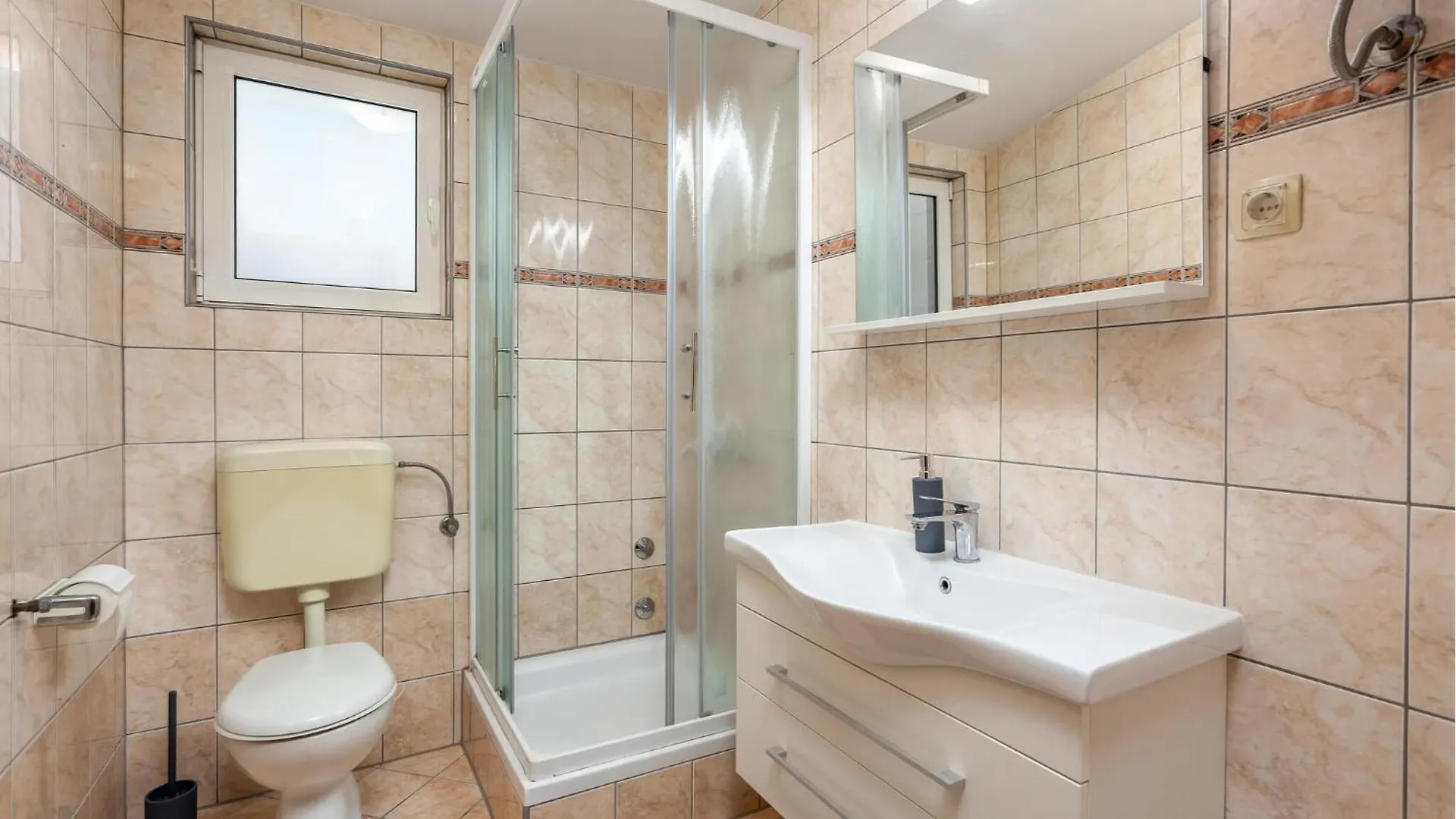 1 Bedroom Nice Apartment In Lopar Croatia